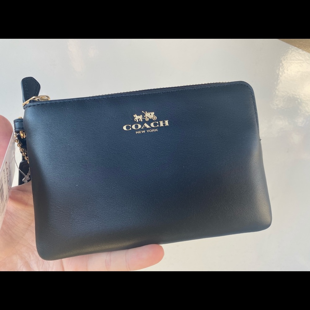NWT Coach retail wristlet with gift box - Picture 6 of 8